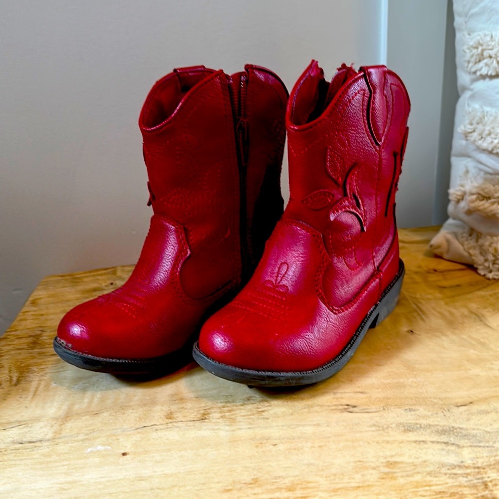Western boots, cowboy boots, darling toddler boots, red size T9